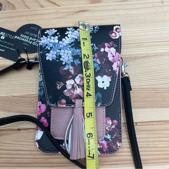 New K.Carroll crossbody - travel - Rfid protected - Picture 5 of 10